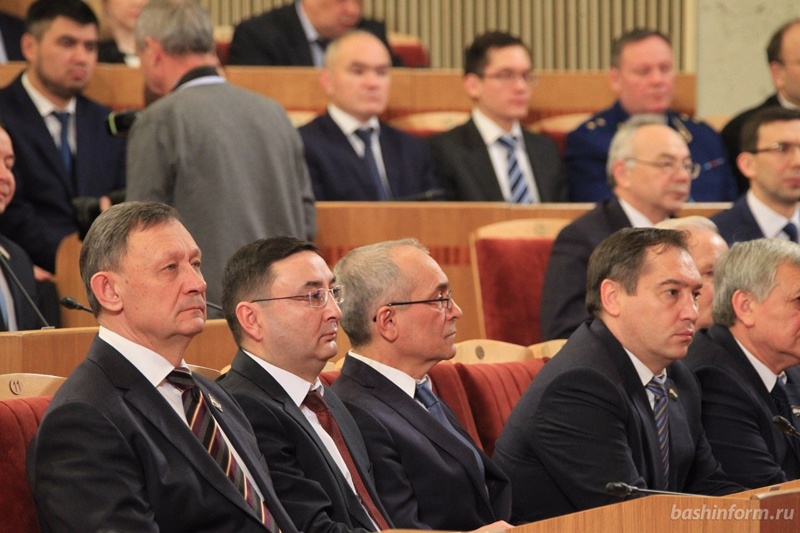 Обращение Главы Башкортостана Рустэма Хамитова к депутатам Госсобрания республики