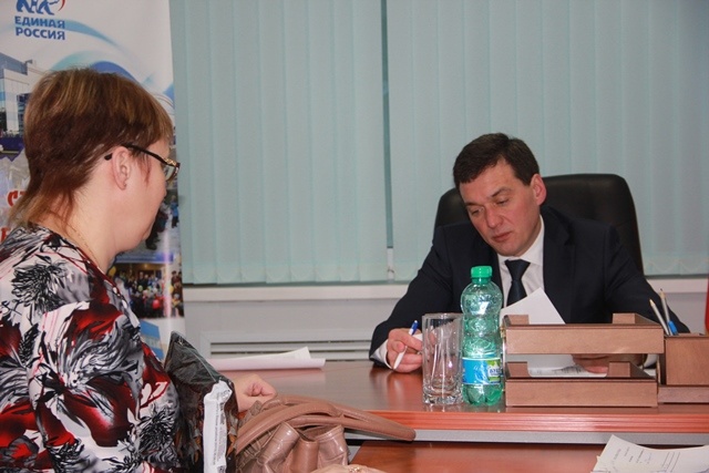Премьер министр Чувашии Иван Моторин провел прием граждан по личным вопросам