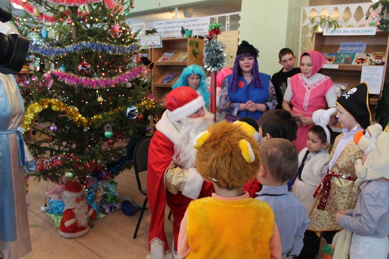 В Калтасинском районе в детской модельной библиотеке прошёл новогодний утренник для детей-инвалидов