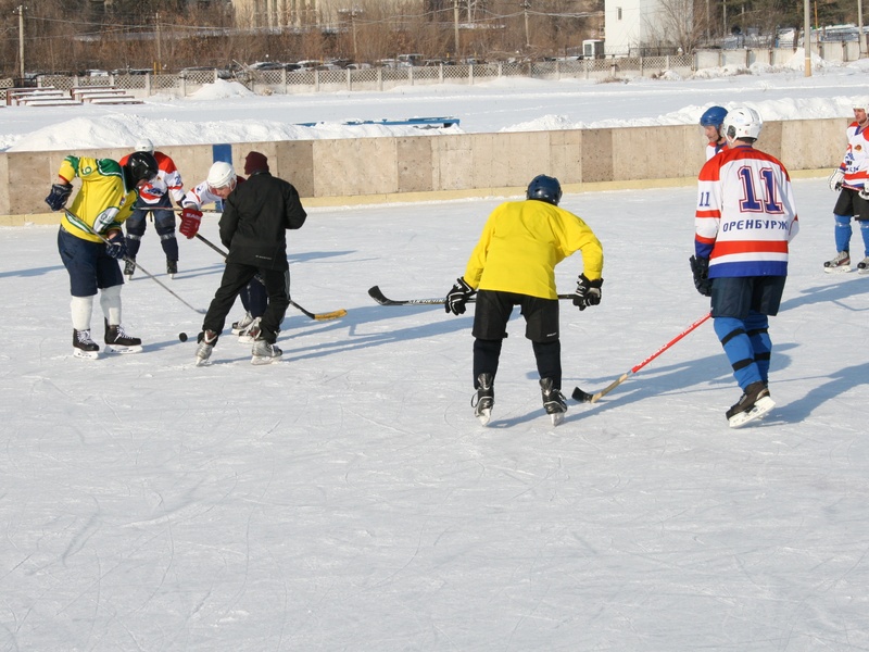 Орск. Первенство по хоккею с шайбой