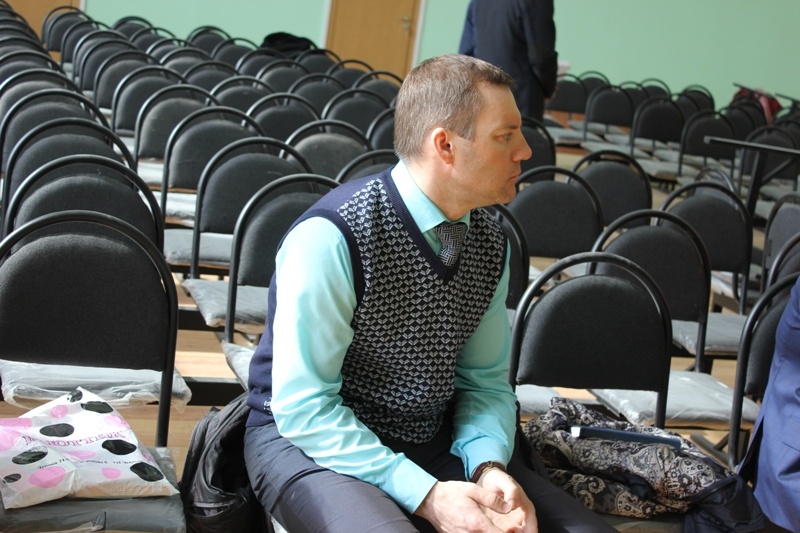Директор школы Владислав Ледков заждался нового здания