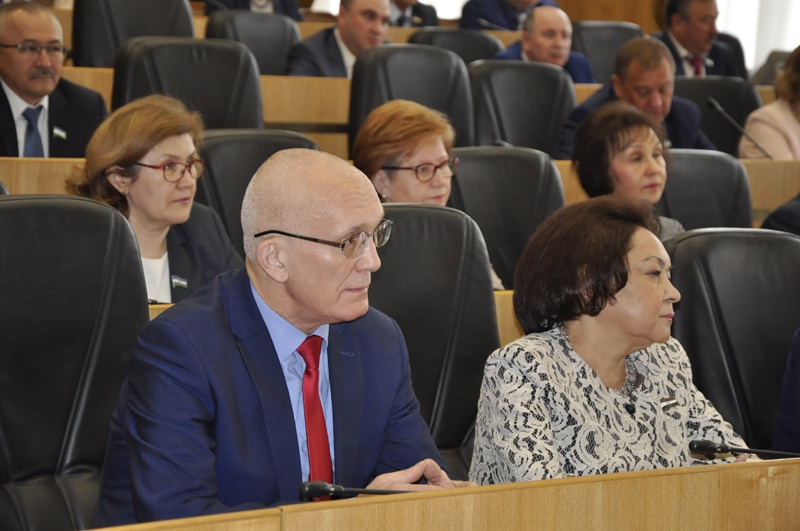 Депутаты Государственного Собрания обсудили с министром образования особенности проведения экзамена в этом году