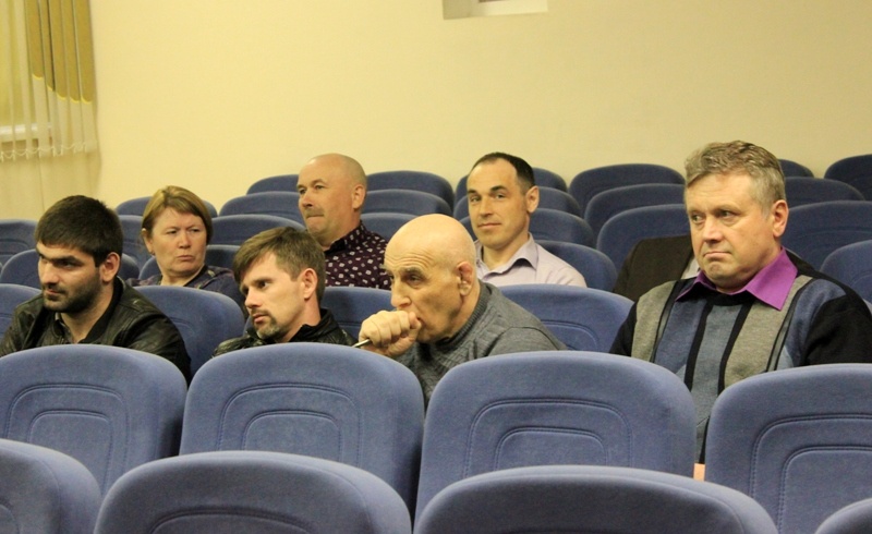 В зале собрались руководители спортивных федераций НАО