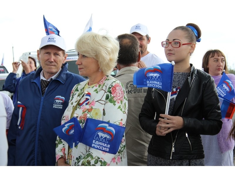 День Государственного флага Российской Федерации. Кутулик. Залари. Зима