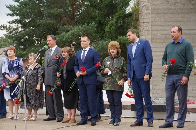 Погода в карманово смоленской. Село Карманово школа директор. Дом культуры Карманово Смоленской Таня.. Взрыв газа в Карманово Зарайский район. Погода в Карманово Смоленской области Гагаринского района на 14 дней.