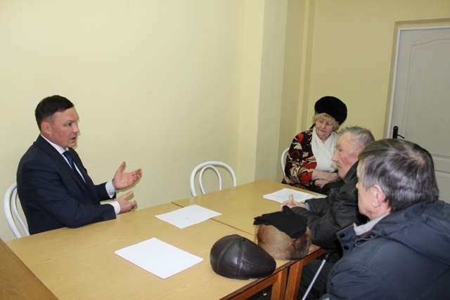 Николай Николаев провел прием граждан в общественной приемной