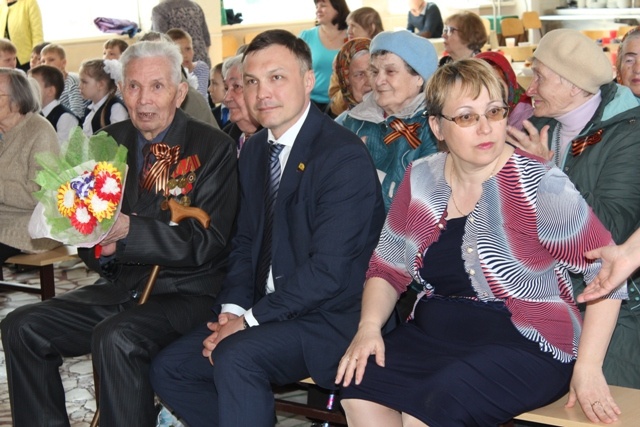 Николай Николаев поздравил ветеранов Великой Отечественной войны Московского района Чебоксар