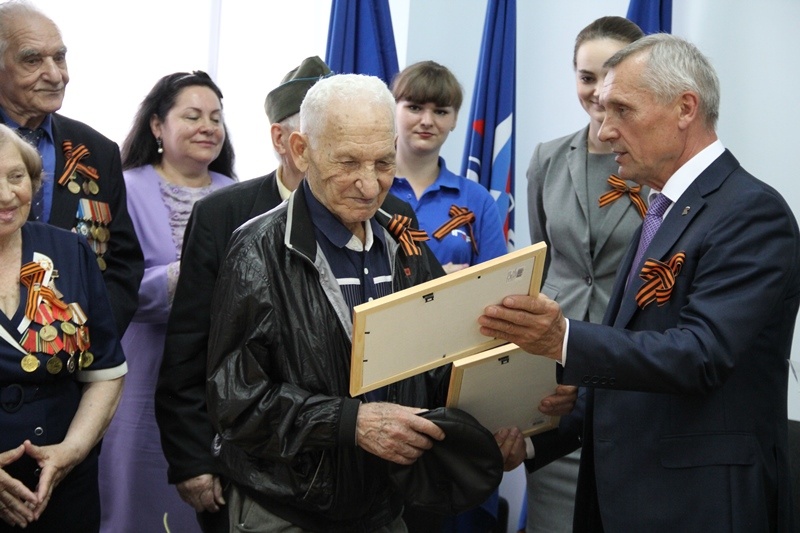 Кубанские единороссы поздравили ветеранов с Днем Победы