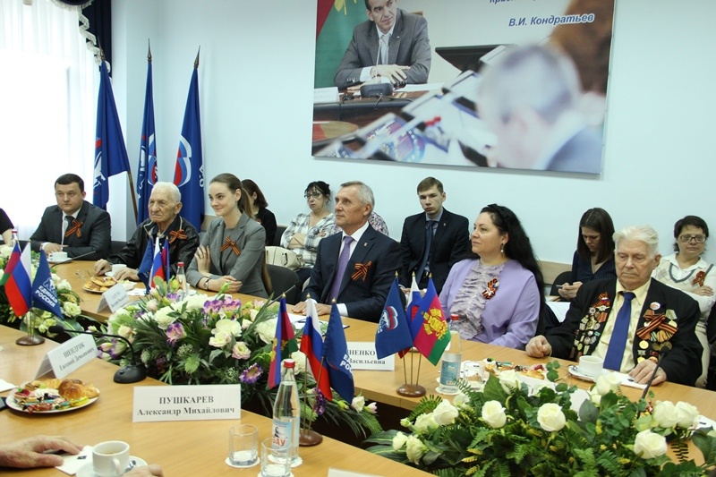 Кубанские единороссы поздравили ветеранов с Днем Победы