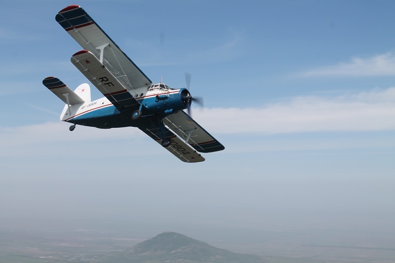 Самолет от ДОСААФ с летчиком первого класса
