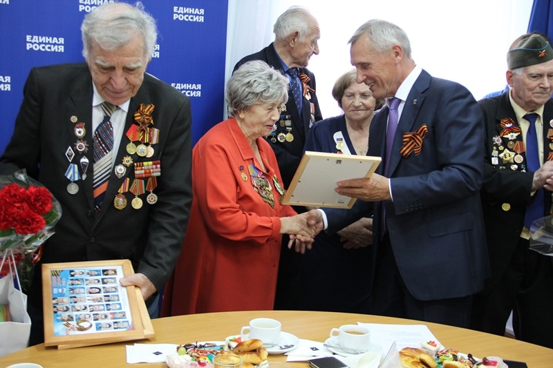 Кубанские единороссы поздравили ветеранов с Днем Победы