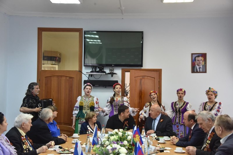 Кубанские единороссы поздравили ветеранов с Днем Победы