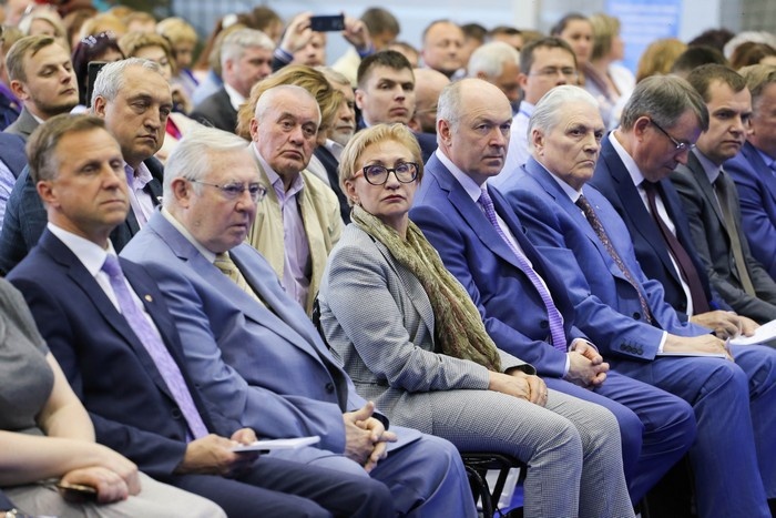 Участники ПГ представили свои программы партийцам