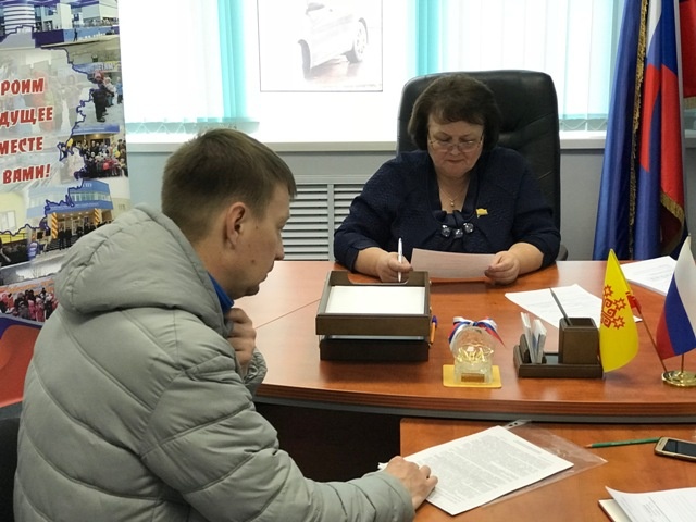 Обращения граждан рассмотрела вице-спикер парламента республики Альбина Егорова 