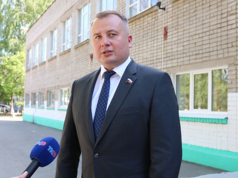 руководитель Межрегионального координационного совета партии по Центральному федеральному округу Виктор Дзюба