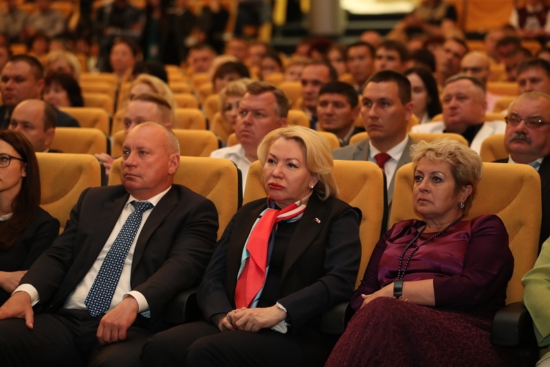 Губернатор провел встречу с участниками ПГ «Единой России»