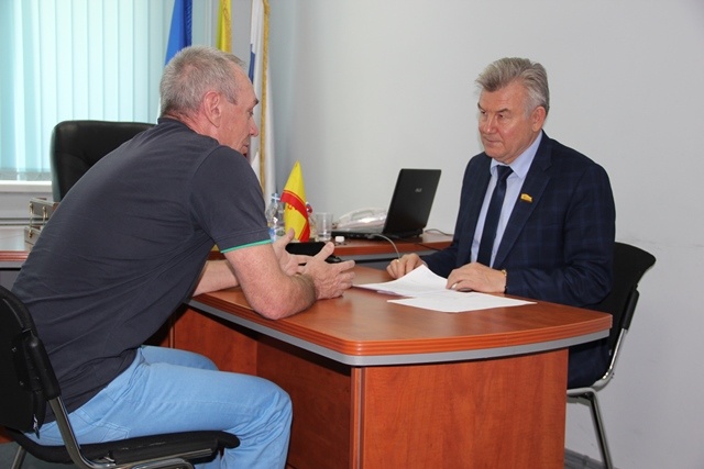 Секретарь регионального отделения Партии Валерий Филимонов провел прием граждан в Региональной общественной приемной Председателя Партии
