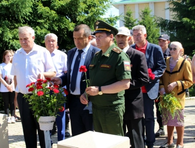 "Единая Россия" почтила память павших воинов в Великой Отечественной войне
