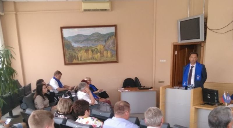 Победители ПГ «Единой России» провели встречи с партактивом в Ленинском районе Красноярска