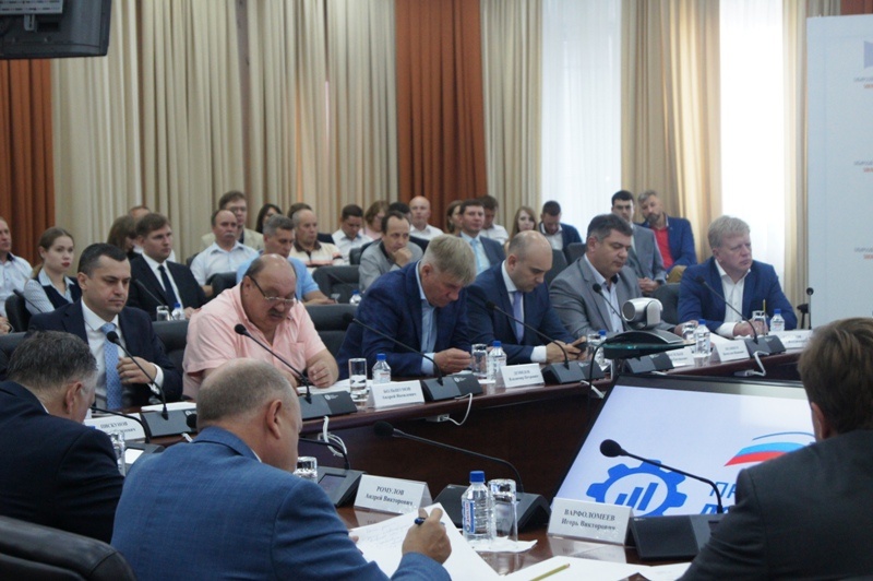 Выездная конференция федерального партийного проекта «Локомотивы роста» состоялась в Научной библиотеке Сибирского Федерального университета в Красноярске