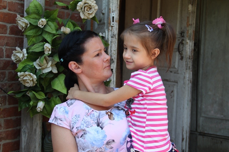 Кубанские единороссы в рамках акции «Собери ребенка в школу» посетили три семьи в Прикубанском районе Краснодара