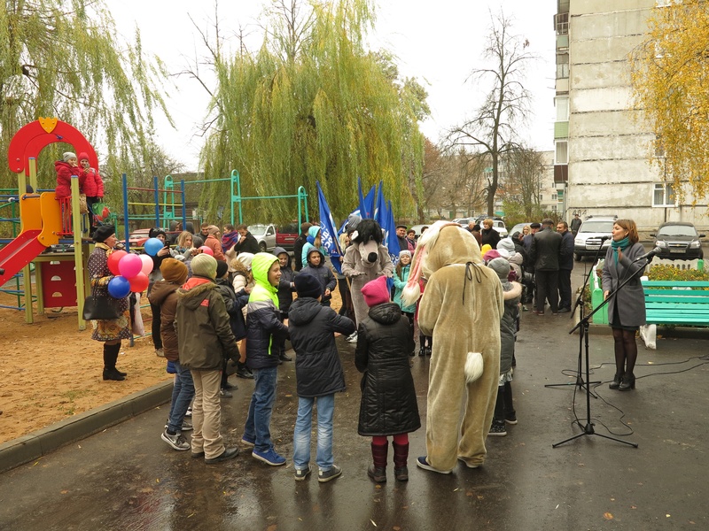 Сайт новозыбковской городской. Открытие дворовой территории. Новый парк в Новозыбкове. Видеокамеры в Новозыбкове Брянской. Новозыбков праздник в парке.