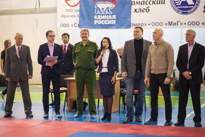 «За сильную единую Россию!»