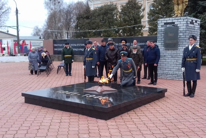 В Княгинине зажгли Вечный огонь