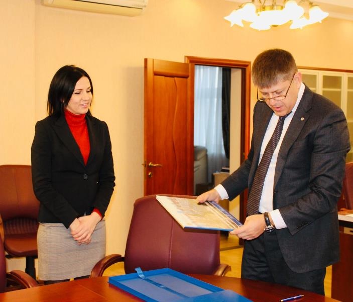 Оксана Астахова поблагодарила Андрея Кропоткина за совместную работу 