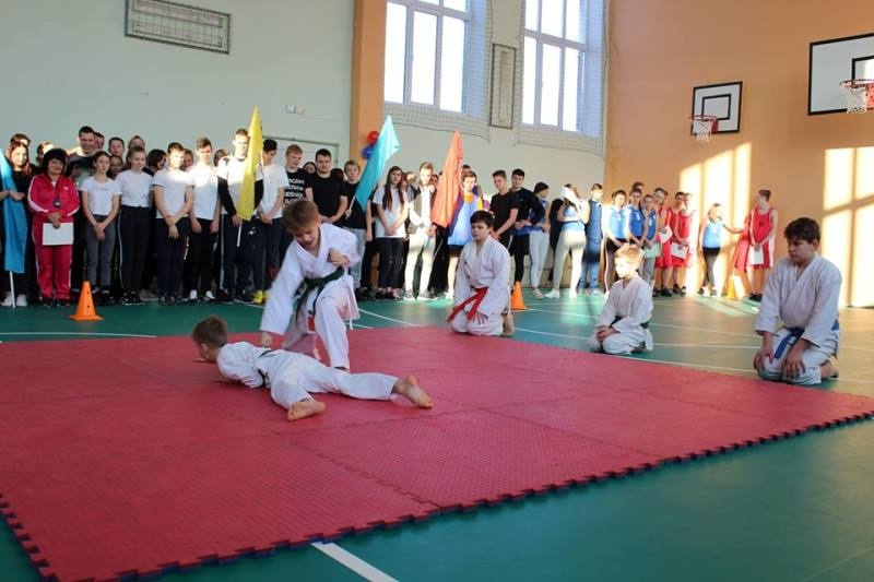 В поселке Южный Багратионовского округа капитально отремонтирован школьный спортивный зал