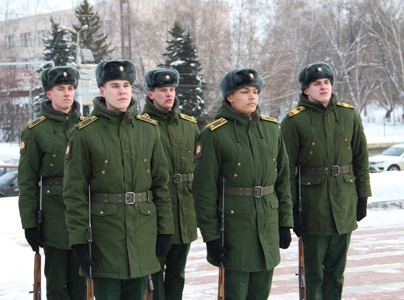 Пензенские единороссы почтили память героев Сталинградской битвы
