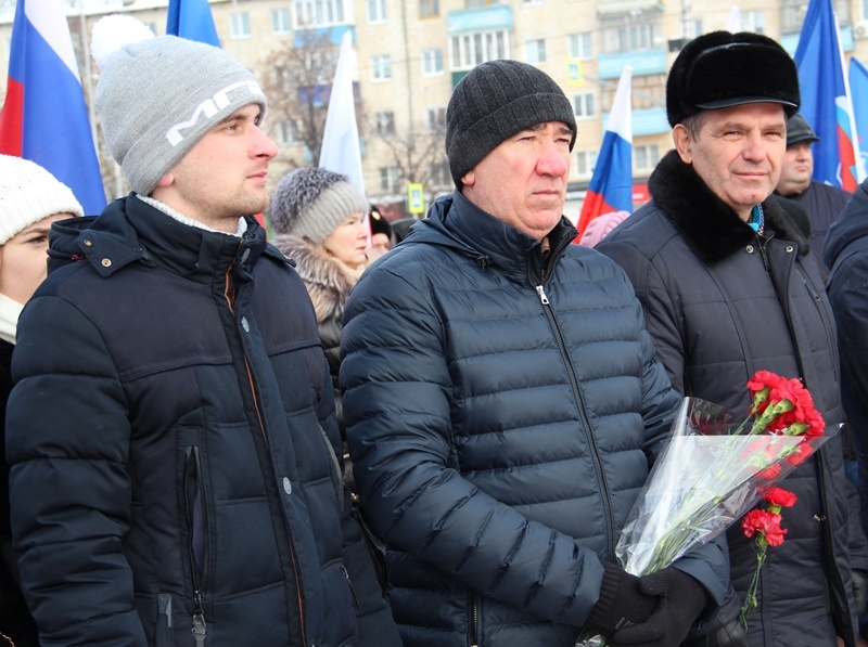 Пензенские единороссы почтили память героев Сталинградской битвы