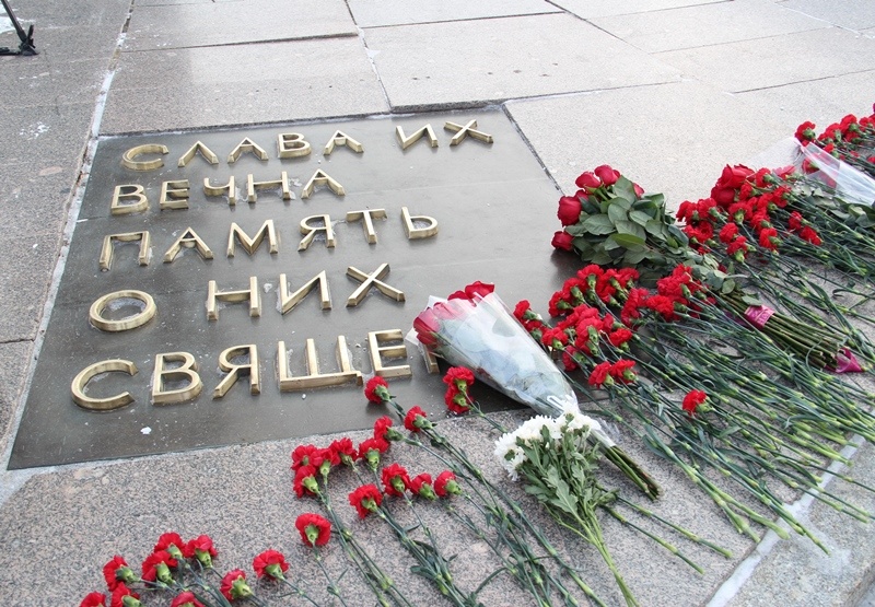 Пензенские единороссы почтили память героев Сталинградской битвы