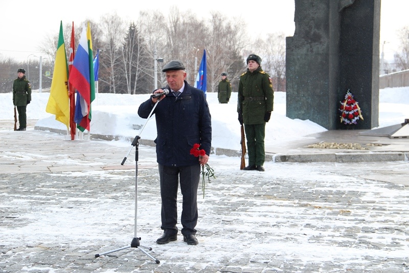 Пензенские единороссы почтили память героев Сталинградской битвы