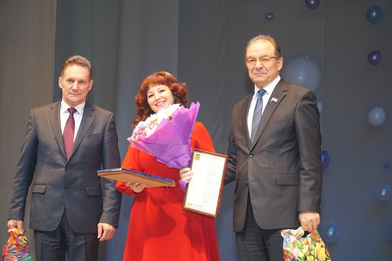 Единороссы поздравили победителя и призёров городского конкурса «Воспитатель года»