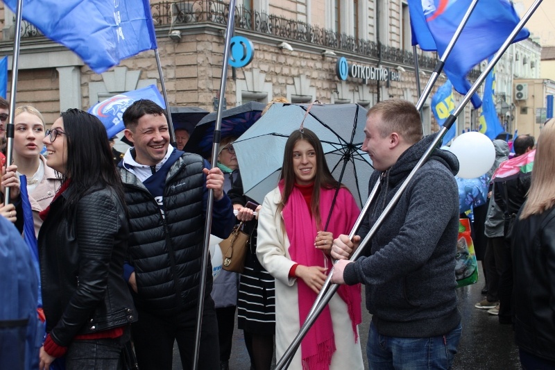  Первомай во Владивостоке отпраздновали вместе с «Единой Россией»