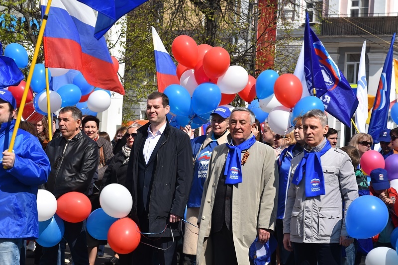 Первомайское шествие «ЕДИНОЙ РОССИИ» в Великом Новгороде