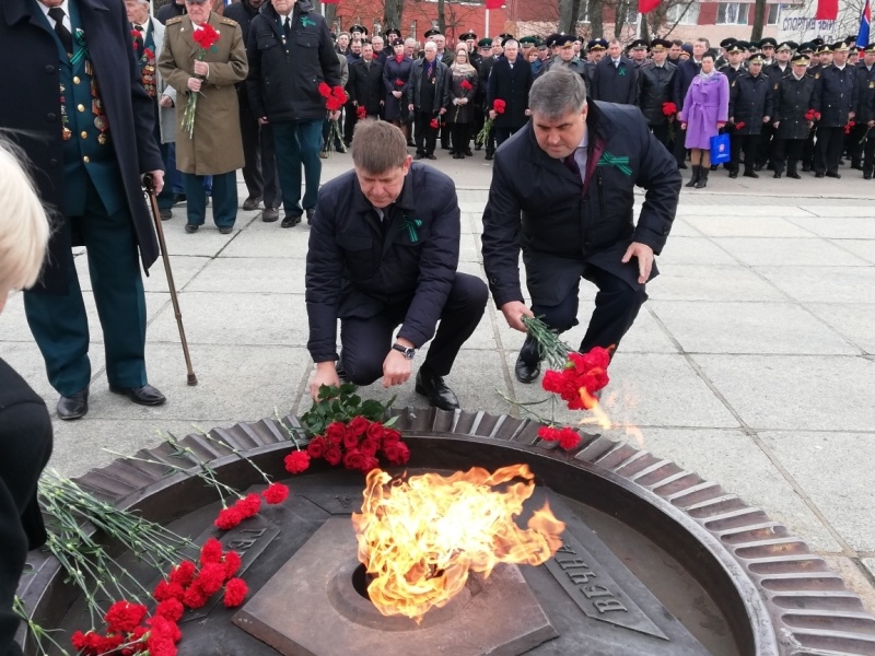 В Калининграде партийцы почтили память советских воинов, погибших во время штурма Кенигсберга