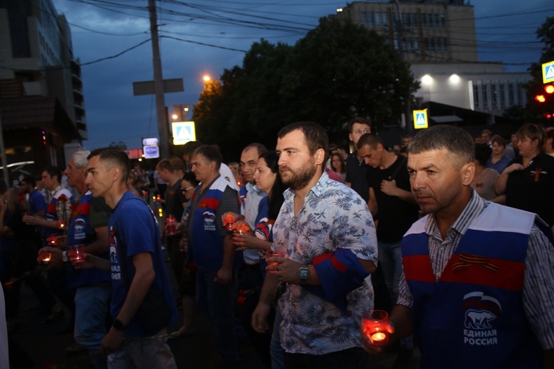 Кубанские единороссы приняли участие в акции «Свеча памяти» 