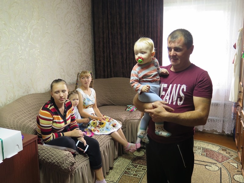 Депутат Госдумы России Николай Малов побывал в гостях у многодетной семьи из Ядринского района