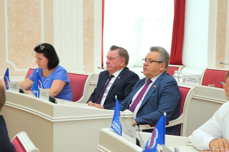 В Законодательном Собрании состоялось заседание фракции «Единая Россия»