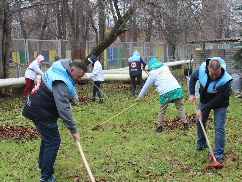 Сторонники партии «Единая Россия» посетили Республиканский дом-интернат для престарелых и инвалидов