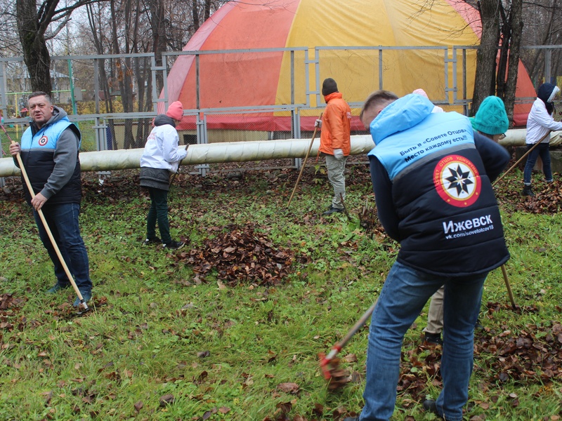 Сторонники партии «Единая Россия» посетили Республиканский дом-интернат для престарелых и инвалидов
