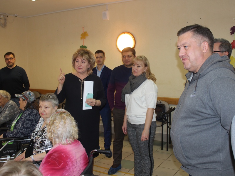 Сторонники партии «Единая Россия» посетили Республиканский дом-интернат для престарелых и инвалидов