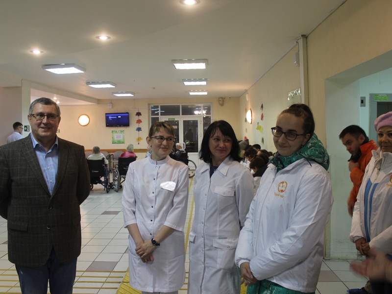 Сторонники партии «Единая Россия» посетили Республиканский дом-интернат для престарелых и инвалидов