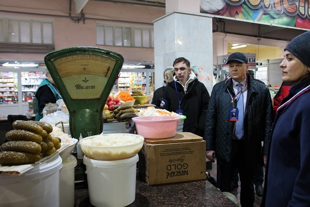 Проект "Народный контроль" провел мониторинг весового оборудования на Центральном рынке г.Чебоксары