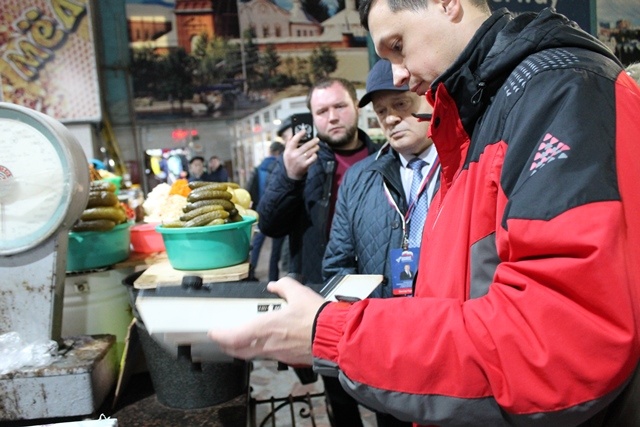 Проект "Народный контроль" провел мониторинг весового оборудования на Центральном рынке г.Чебоксары