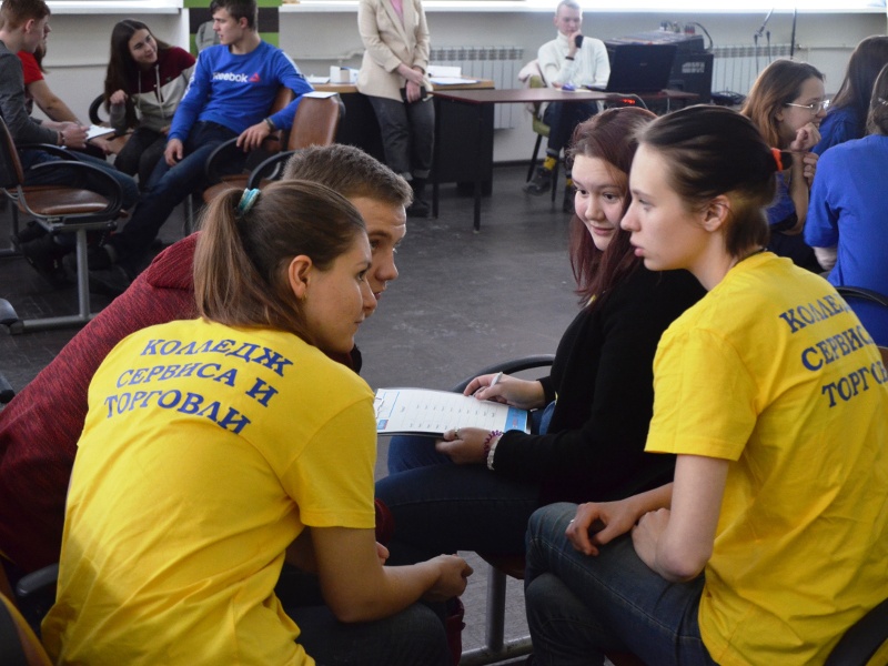 Амурские сторонники провели интеллектуальную игру «РосКвиз» для молодежи