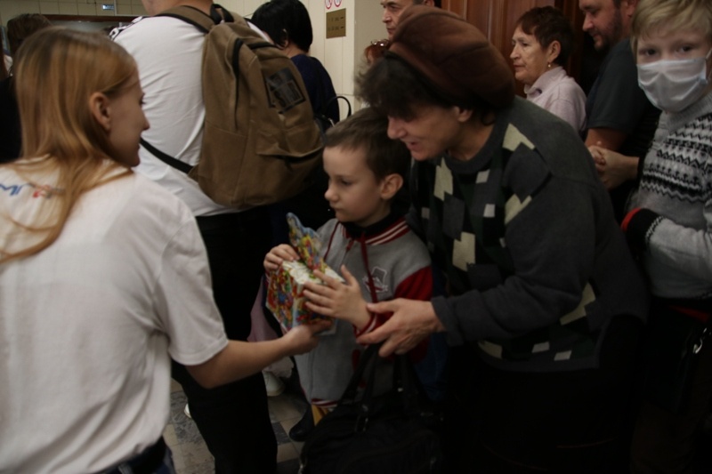 Новогодний праздник для «особенных» детей в Ростове