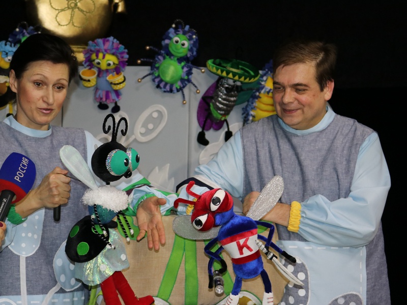 Ольга Казакова посетила премьеру детского спектакля, поставленного в рамках партпроекта «Культура малой Родины»